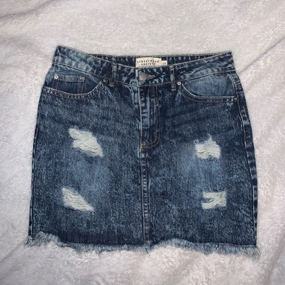 Dark toned jean skirt - Picture 1 of 2